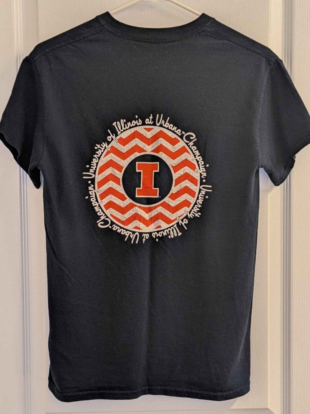 University of Illinois at Urbana-Champaign chevron emblem tee